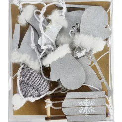 Gifi Décoration de Noël à suspendre forme traineau et vêtements en bois x6