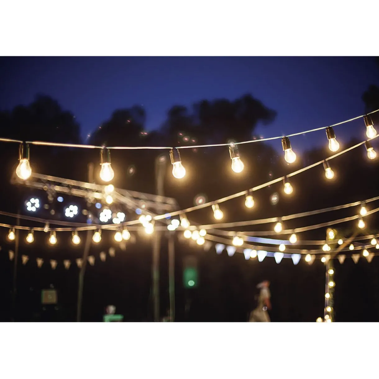 Outlet Gifi Guirlande guinguette 50 LED 10 boules blanches 6m