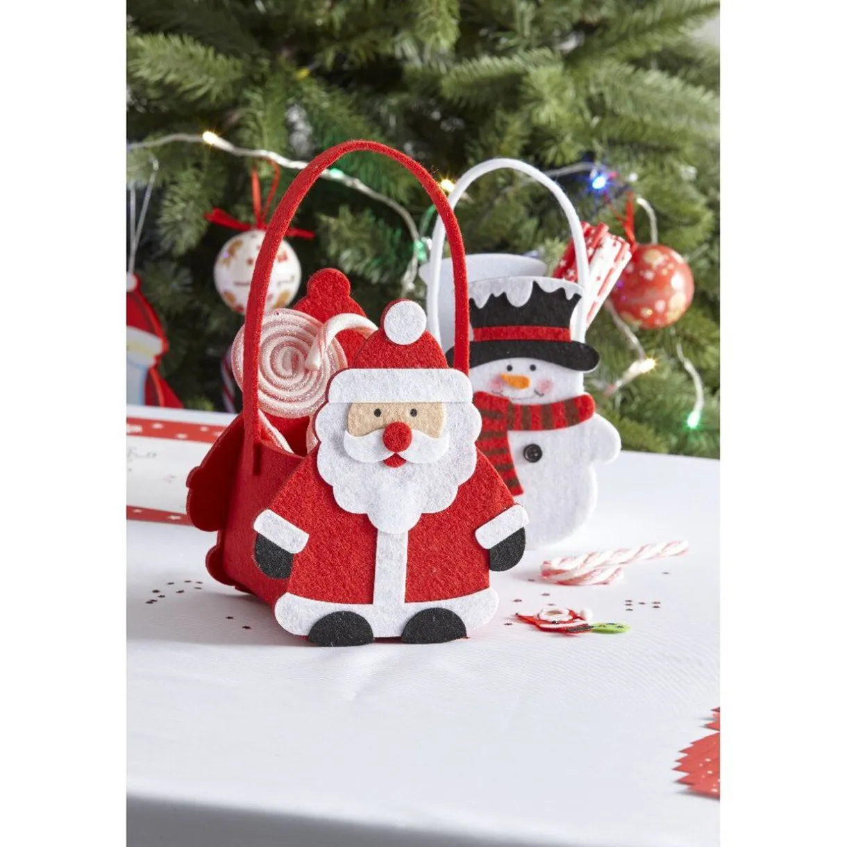 Online Gifi Panier forme Père Noël rouge et blanc