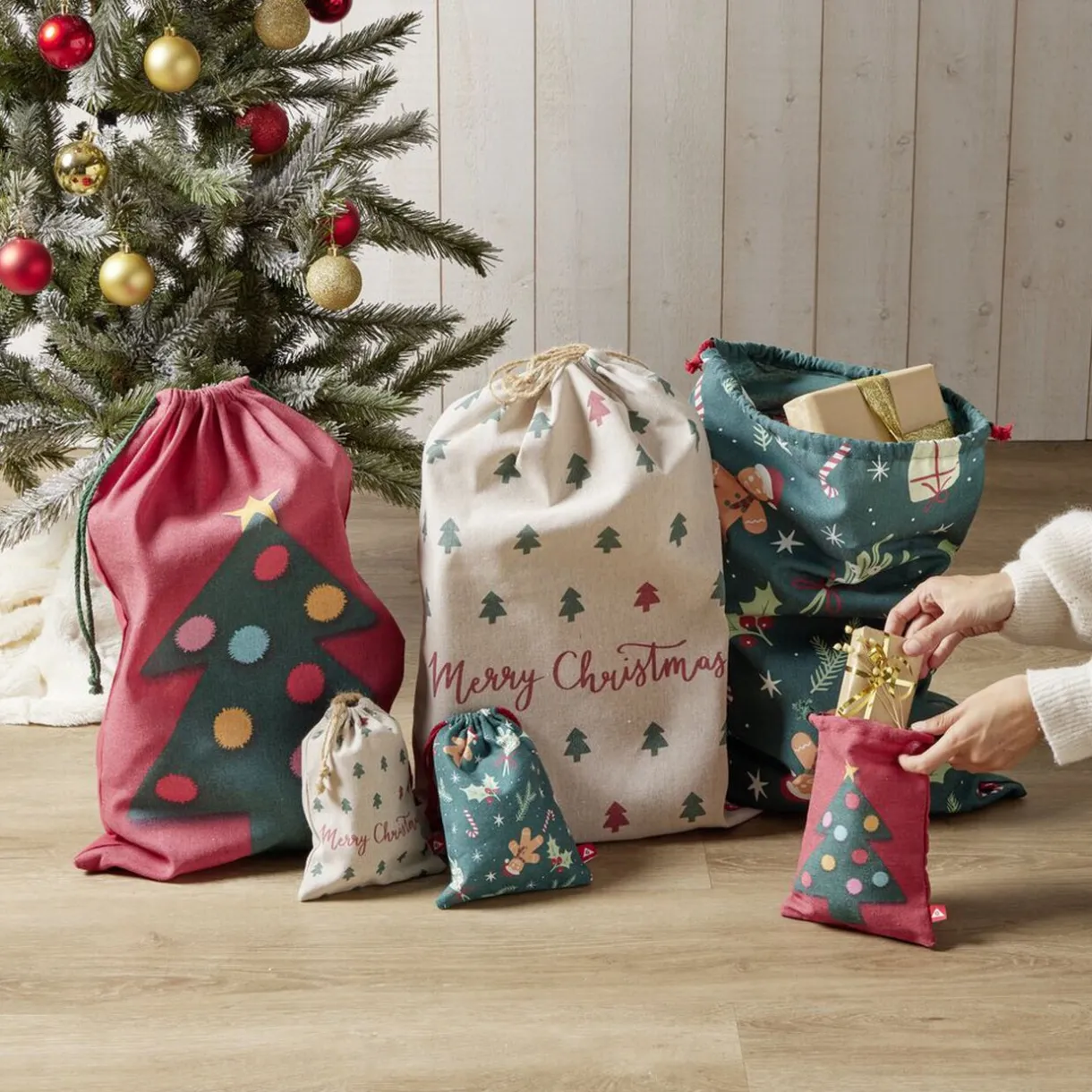 Gifi Sac cadeau tissu réutilisable 40x60cm - 3 modèles^ Loisirs Créatifs Et Emballage Cadeau