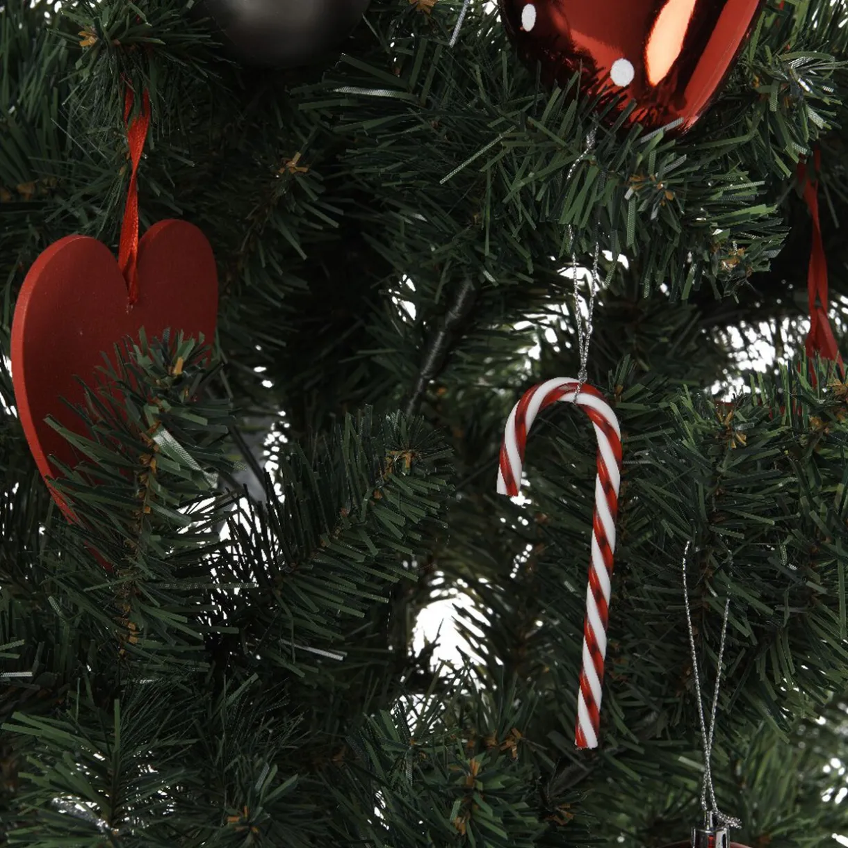 Outlet Gifi Sapin et ses 75 décorations h. 150 cm